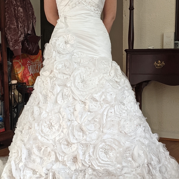 Strapless Rosettes Bling Wedding Dress 4 - Picture 5 of 6